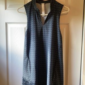 Sporty black geometric Oiselle dress